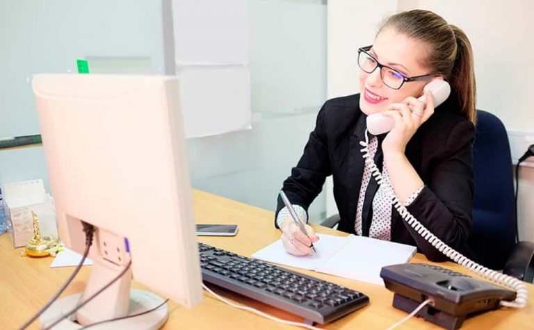 Habilidades de la Recepcionista para hablar por teléfono